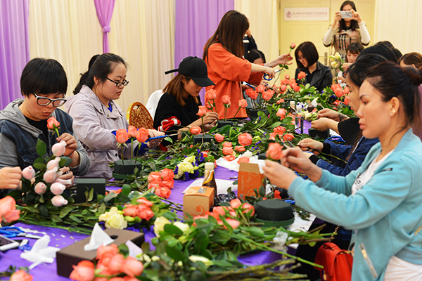 ���ݾS��������������